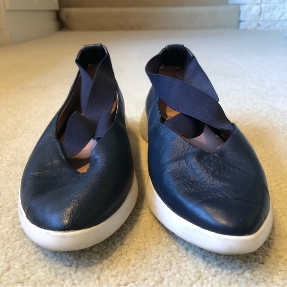 Taryn Rose 7B Women's Danielle Comfort Shoes - Picture 2 of 10